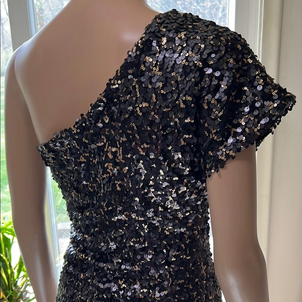 Elegant Black and Gold Sequin One-Shoulder Mini Dress, Size Medium - Picture 7 of 8